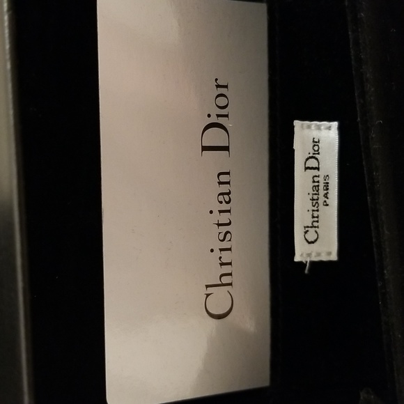 Sunglasses - Picture 3 of 8